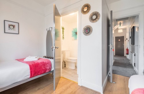 Cambridge Apartment | Private & Glamorous Studio Room 6 by Milton Guesthouse