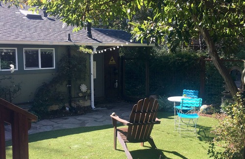 Eastside Santa Cruz Cottage | Private Guest Cottage. Newly appointed, Modern, Centrally Located