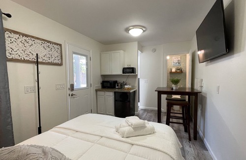 Oxnard Apartment | Private Guest House for one/two -by The Collection