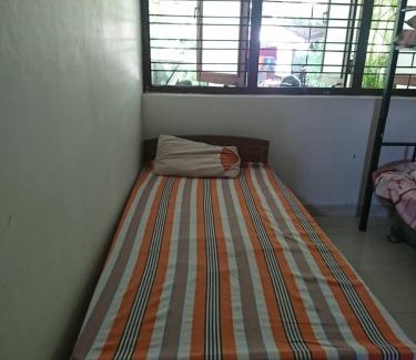 Maharagama House | Private Guest Room 3 Bunks & Bath Rathanapitiya