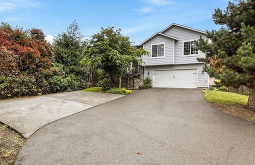 Alderwood Manor House | Private Guest Suite - near Alderwood Mall - Seattle