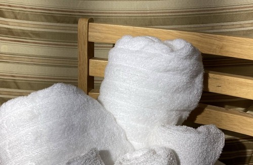Ventura Cottage | PRIVATE Guest Suite Room