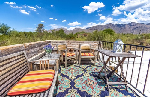 Catalina Foothills Estates Apartment | Private Guest Wing in the heart of the Catalina Foothills w/Rooftop Patio