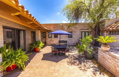 Catalina Foothills Estates Apartment | Private Guest Wing in the heart of the Catalina Foothills w/Rooftop Patio