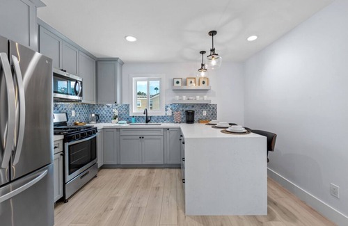 Huntington Beach Cottage | Private Guesthouse In The Heart Of Surf City HB! Steps to Beach, Pier, & Main St