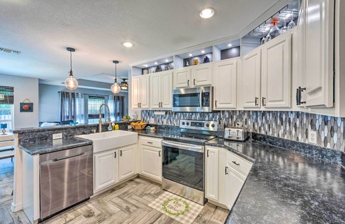 Gulf Breeze House | Private Gulf Breeze Gem w/Easy Shore Access!
