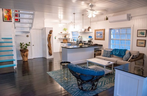 Dunmore Town House | Private Harbour Island Villa 200 steps from Pink Sands Beach
