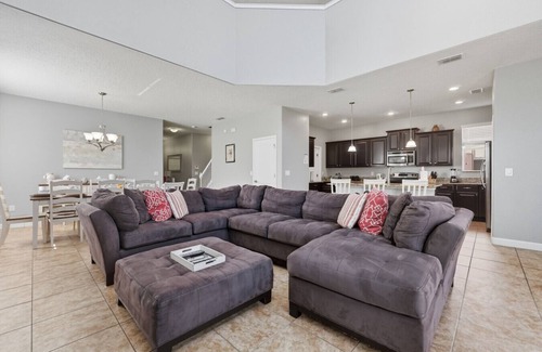West Kissimmee Apartment | Private Heated Pool~Resort Access~Pool Table~Oasis