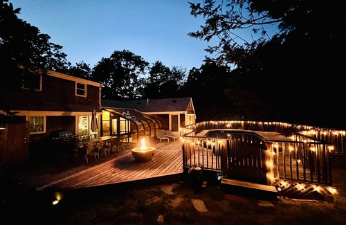 Brewster House | Private Heated Pool, Renovated Luxury 5BD/3BA,A/C, Near Beaches & Nickerson Park