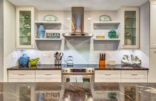 Saint Armands Key House | Private Heated Pool, walk to St Armand's! Perfect for families!