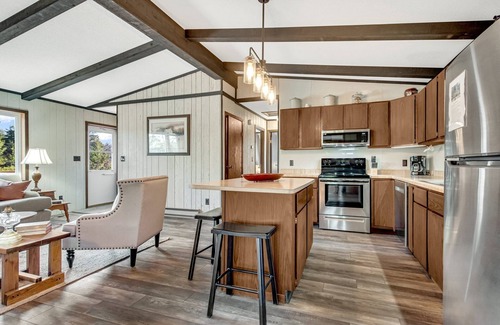 Danbury Cabin | Private Hideaway But Close to Everything in Webb Lake