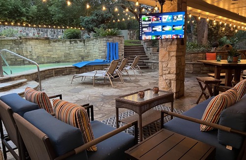 Canyon Lake Villa | Private High-End Resort. 1-Story. Heated Pool + Huge HotTub, GameRoom, Fireplace