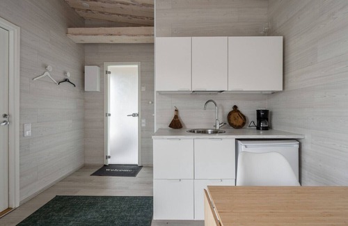 Vaajakoski Apartment | Private High Quality Suite with Sauna & Lake Views