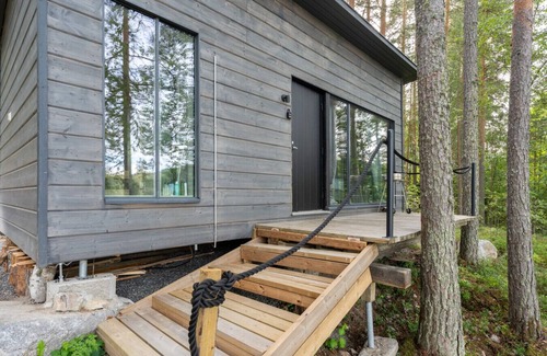 Vaajakoski Apartment | Private High Quality Suite with Sauna & Lake Views