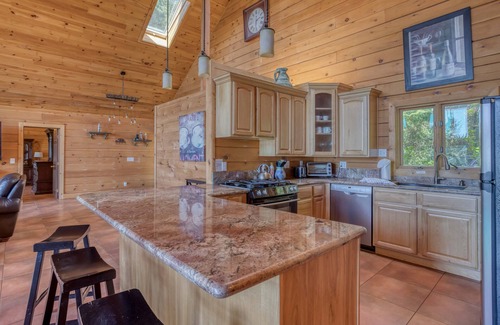 Newport House | Private Hilltop Ocean Views, Cathedral Ceiling, Fabulous Game Room Near Newport!