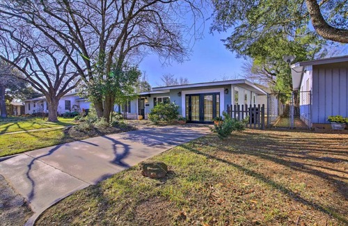 Fredericksburg House | Private Home 1 mile to Market Center