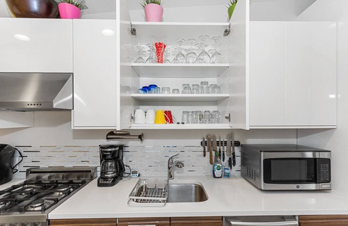 Harsimus Cove House | Private home 15 mins from NYC!