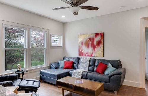 Poplar Level House | Private Home Close to Zoo, U of L, Churchill Downs
