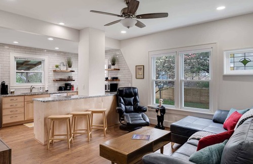 Poplar Level House | Private Home Close to Zoo, U of L, Churchill Downs