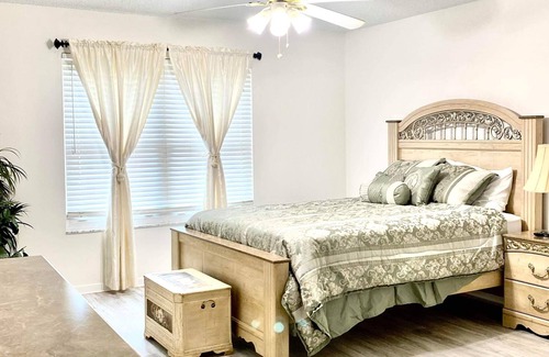 Port Malabar House | Private home in great location with enclosed yard