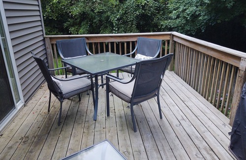 Nazareth House | Private Home in the woods - 15 minutes from Downtown!