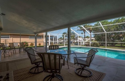 Flor-a-mar House | Private Home in desirable Gulf Harbors neighborhood