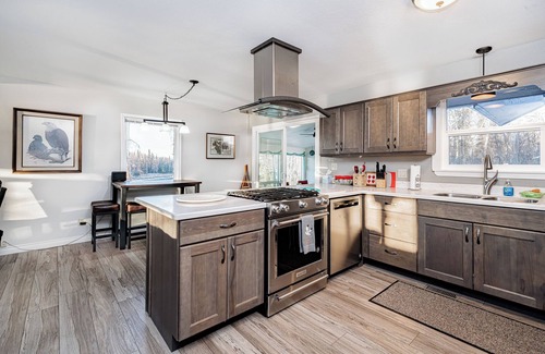 Soldotna House | Private Home on the Kenai River at Gull's Landing