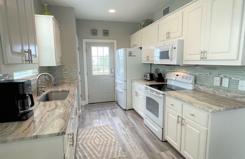 Morgantown House | Private home-private community pool-beach access-Morgantown