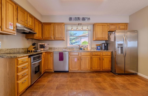Cedar House | Private home sleeps 10 on Lake Leelanau