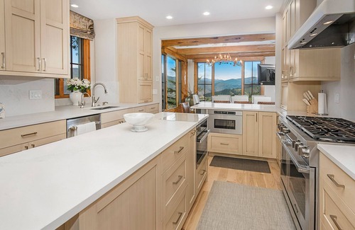 Avon House | Private Home with amazing views!