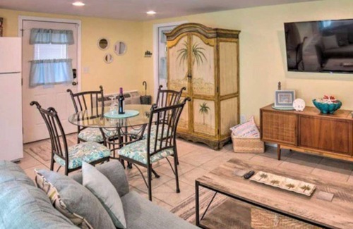 Pensacola Apartment | Private Hot Tub and Stock Tank Pool!! Perfect for 2! 8 mi to Johnson Beach