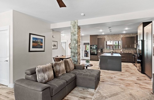 Bear Hollow Village House | Private Hot Tub, Close to Outlets, Skiing, Trails, 2-Car Garage at Bear Hollow