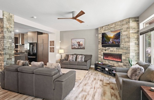 Bear Hollow Village House | Private Hot Tub, Close to Outlets, Skiing, Trails, 2-Car Garage at Bear Hollow