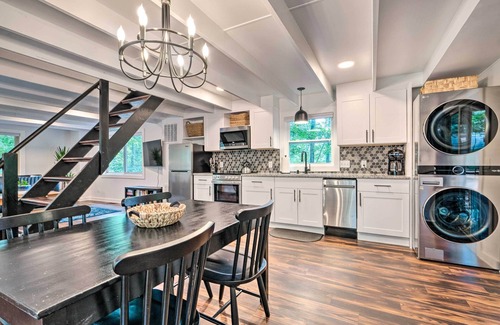 Broadway Cabin | Private Hot Tub & Fire Pit: Family Broadway Cabin