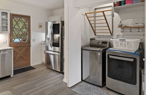 Sedona House | Private Hot Tub! Gorgeous Updated Home with Private Casita! Sleeps 8