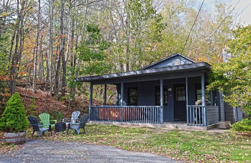 Haines Falls Cottage | Private Hot tub Modern house Near Ski resorts and Catskill