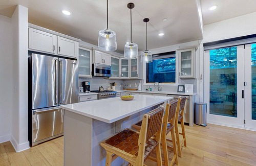 Park City Condo | Private Hot Tub, Mountain Views, Near Golf Course and Walk to Lifts