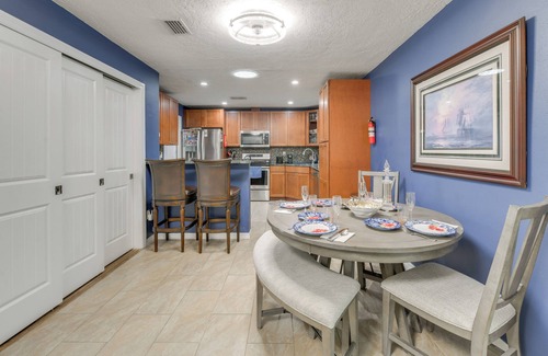 Bradenton House | Private Hot Tub, Pool & Yard: Modern Bradenton Gem