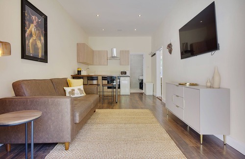 Boscombe House | Private hot tub & sauna, 2 adults max + 1/2/3 kids