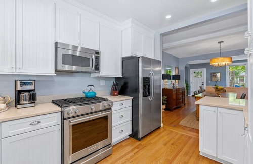 Napa House | Private Hot Tub/Short Walk to Downtown