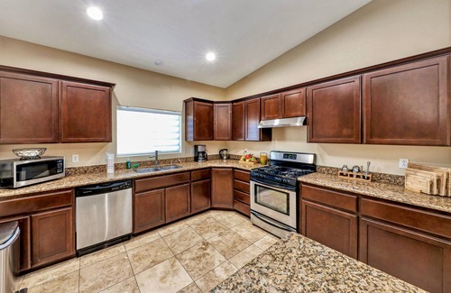 Desert Hot Springs House | Private House with Pool and Spa