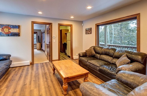 Breckenridge Heights House | Private House Hottub 1.5 miles from DownTown Breck Gondola