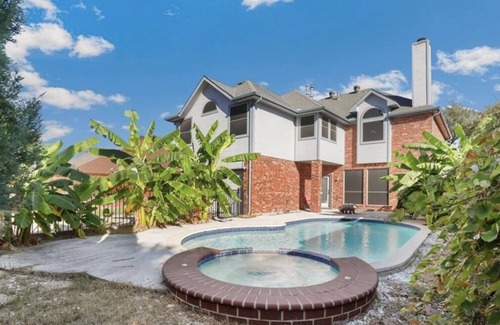Plano House | Private House in Plano with Pool