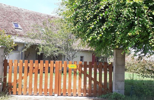 La Berthenoux Cottage | Private house near La Châtre, private garden, jacuzzi