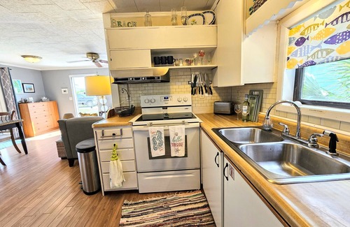 Palm Coast House | Private House Walk to the Beach & Parks! 🌴Large Decks, Family Vacation! Hammock Beach