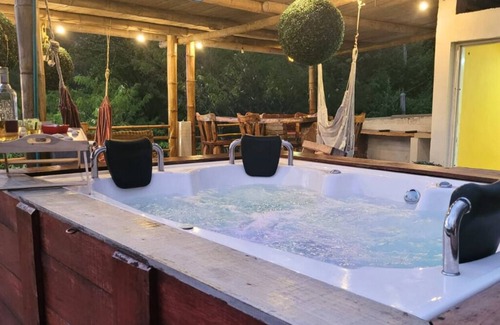 Santa Marta Ski Chalet | Private house with swimming pool, jacuzzi and ocean view in Taganga