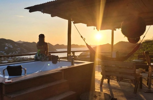 Santa Marta Ski Chalet | Private house with swimming pool, jacuzzi and ocean view in Taganga