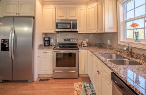 Tranquil Harbour House | Private House with Pool on Oak Island