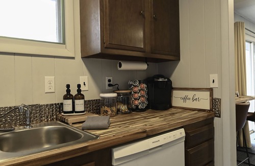 Bellaire Cabin | Private in woods 3bedroom cabin, 1 minute drive to ski slopes. Bon fire pit