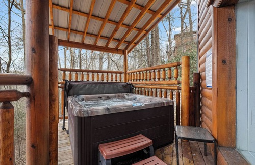 Cosby Cabin | Private Indoor Pool, Hot Tub, Fire Pit, Pool Table, Free Attractions!